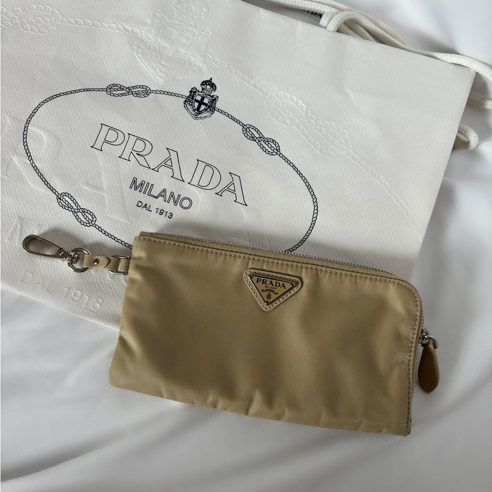 🚨BLACK FRIDAY SALE🚨 Prada Nylon Essential Pouch